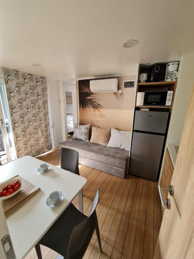 Mobile Homes Adriatic , Campsite Porton Biondi -ロヴィニ エクステリア 写真